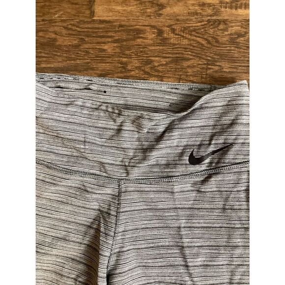 EUC Ladies Nike full length drifit leggings small gray / black - Picture 3 of 4